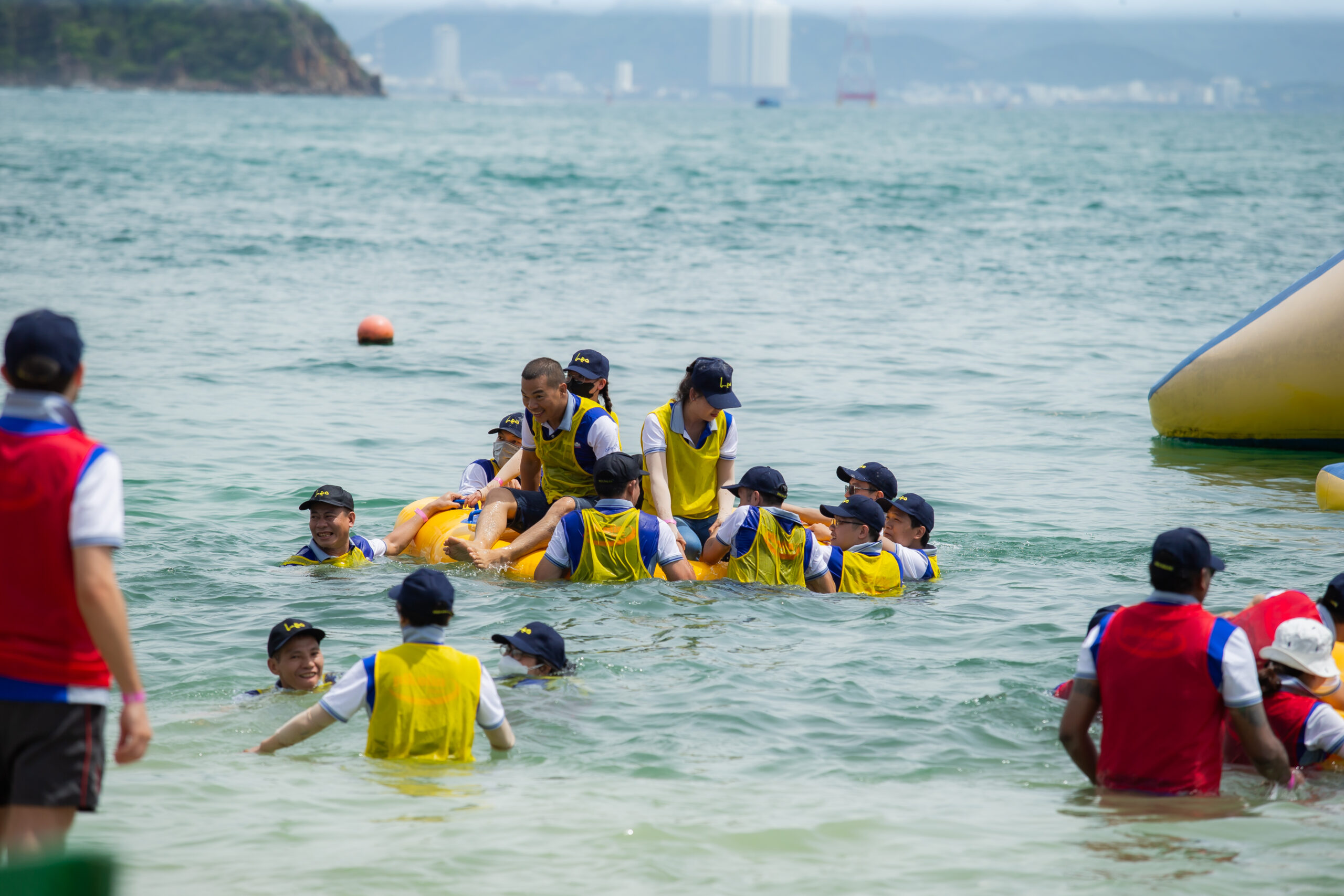 Hoạt động team building mang giá trị gắn kết sâu sắc