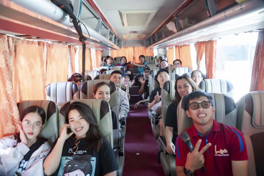Tour nội bộ công ty của Leo Travel
