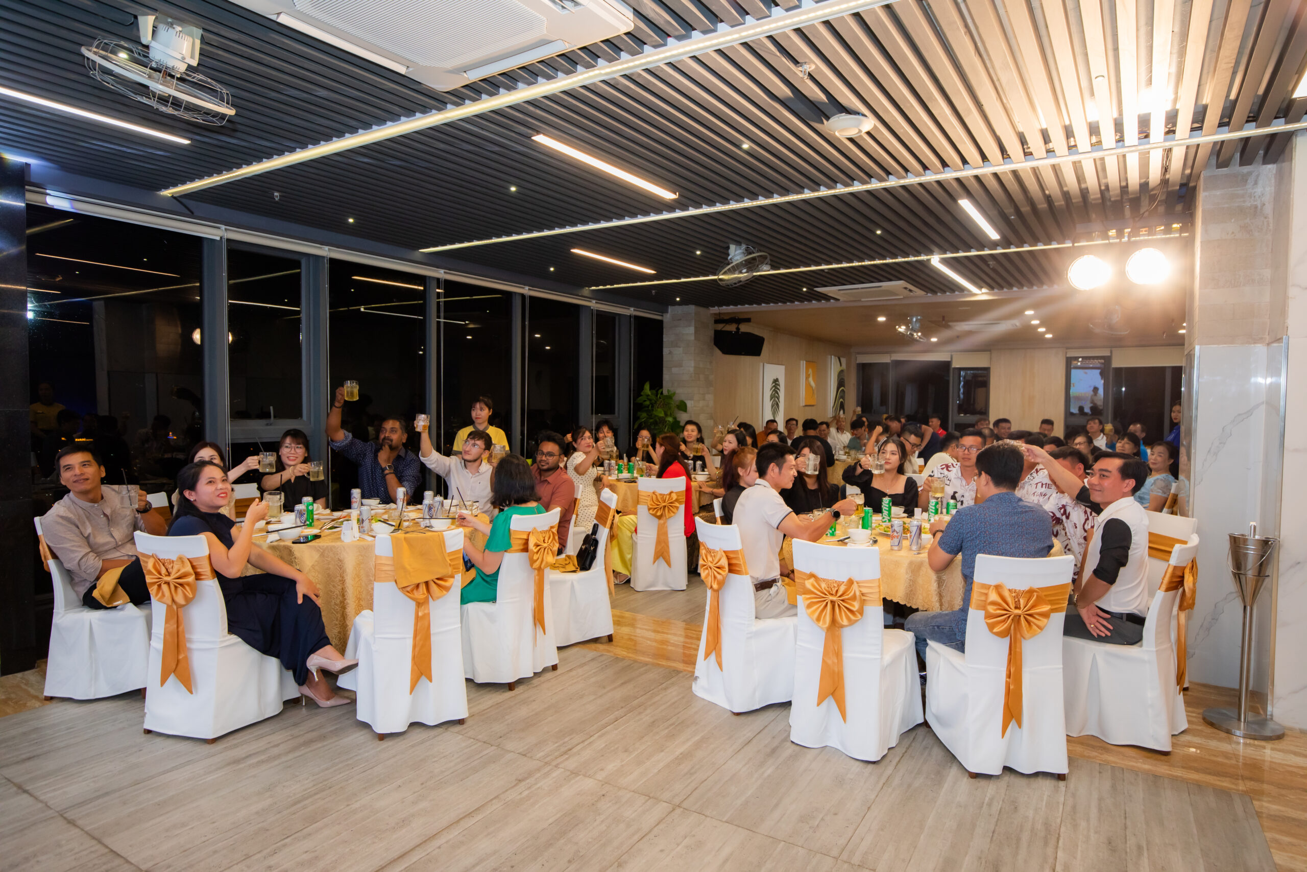 Gala dinner chìa khóa gắn kết đội ngũ