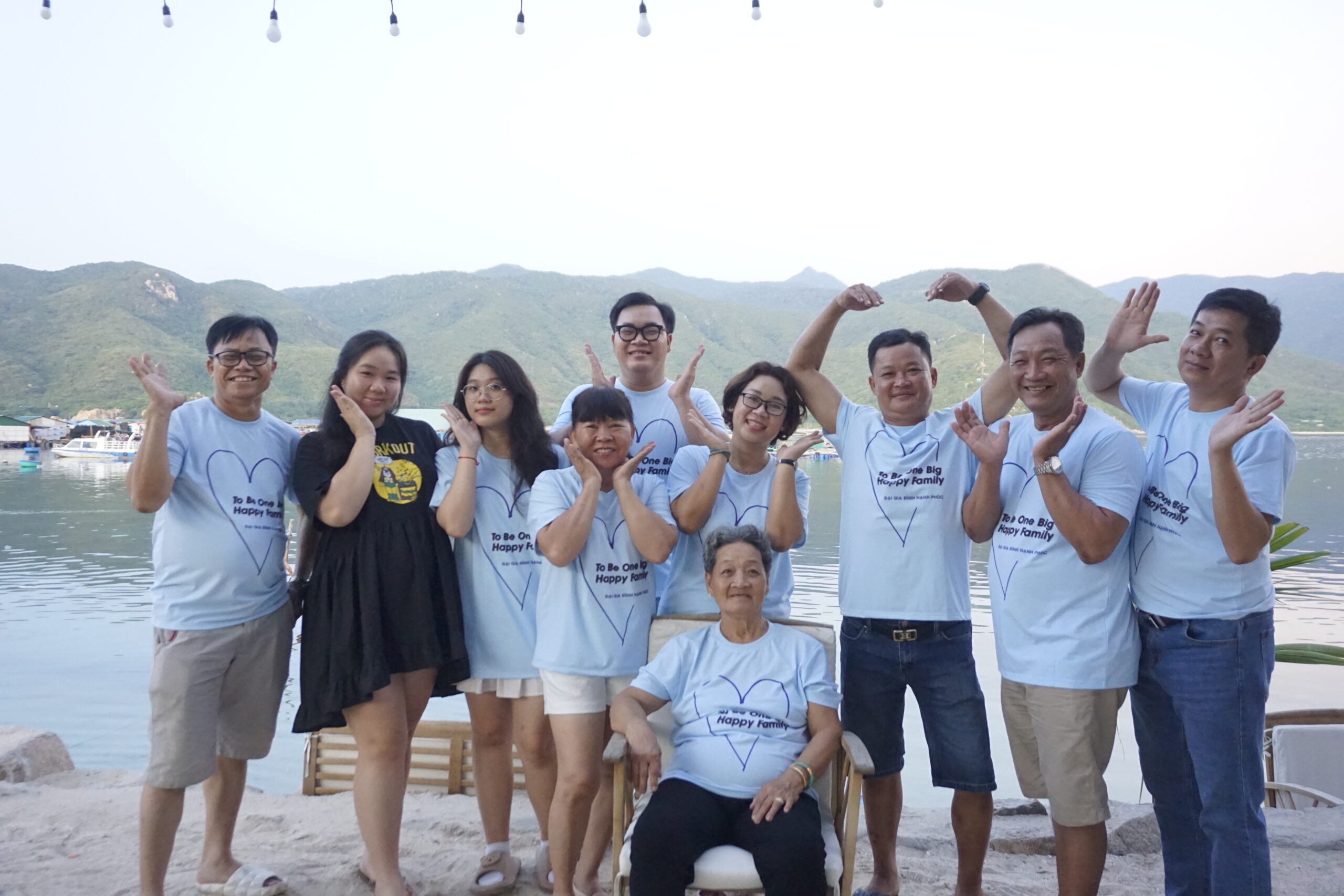 Du lịch team building leo travel
