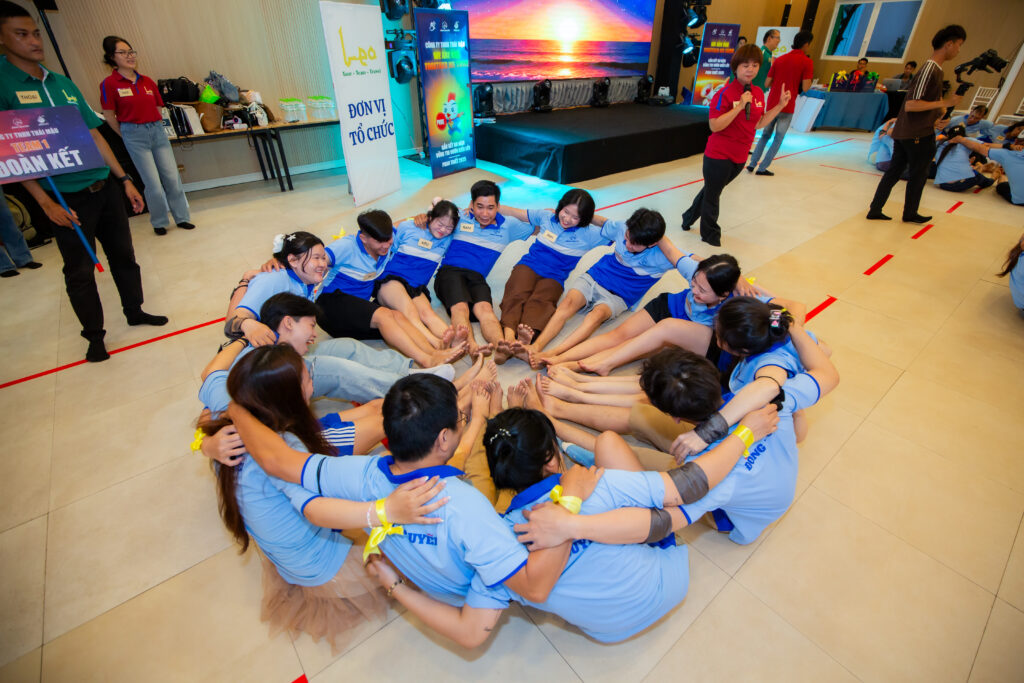 Đồng hành cùng huấn luyện doanh nghiệp chuyển đổi số sáng tạo.