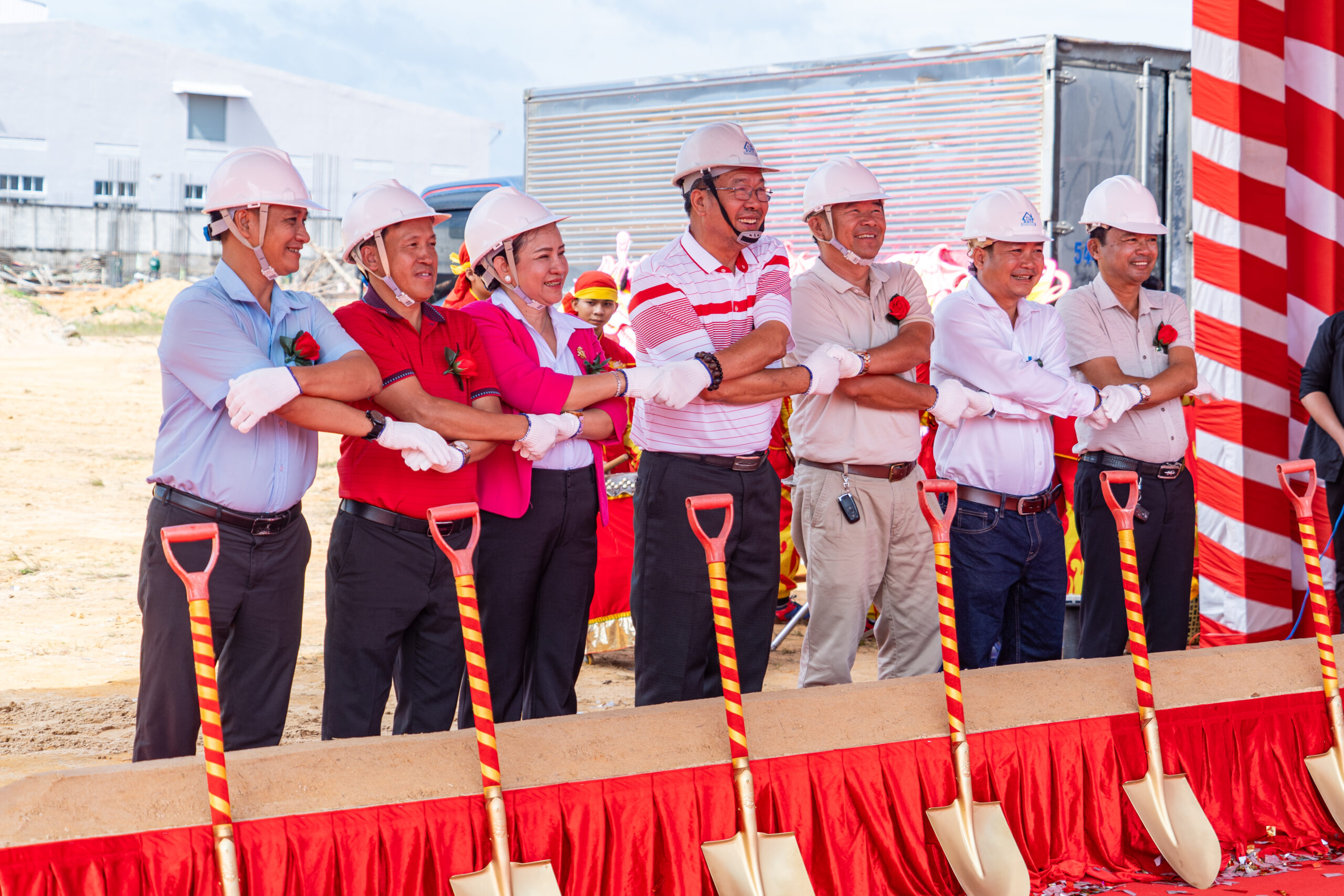 Ban lãnh đạo kết nối với nhau