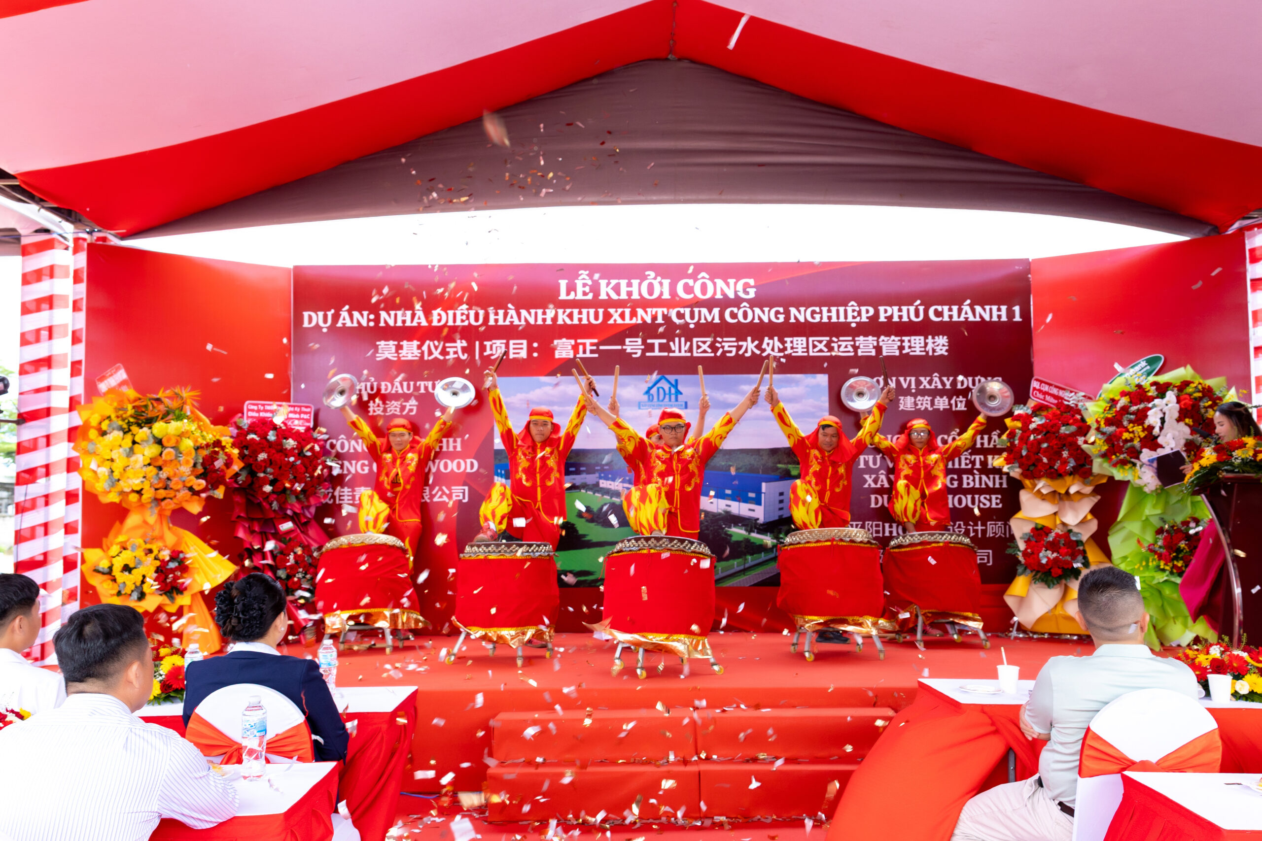 Sân khấu tạo điểm nhấn cho không gian sự kiện