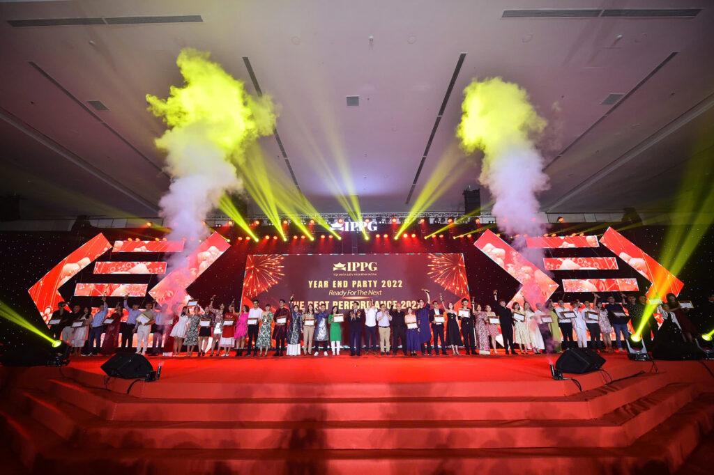 Truyền thông nội bộ year end party